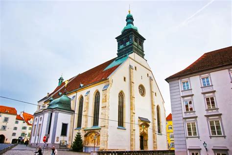 Veduta esterna della Cattedrale di Graz in stile tardo gotico