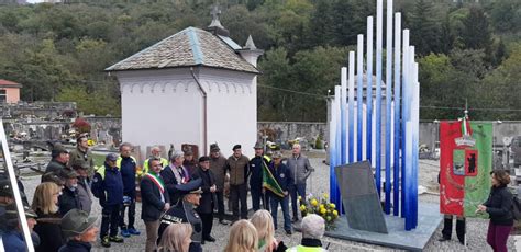 Foto della cerimonia di ingresso di Don Paolo Busato a Tavernerio con i fedeli e le autorità