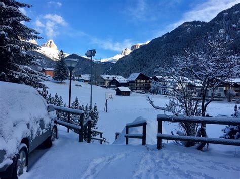 Casa Madonna delle Vette a Canazei, con architettura che favorisce il gioco e l'incontro