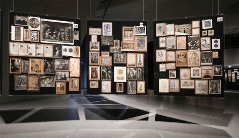 Tavola dall'Atlante della Memoria di Aby Warburg, che evidenzia gli spazi vuoti tra le immagini