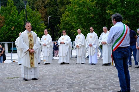 Schermata di ricerca per sacerdoti o parrocchie nell'Archivio Diocesano