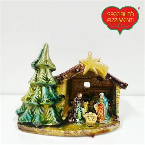 Foto di un presepe in ceramica colorata, dettagliato