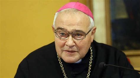 Foto di Monsignor Luigi Negri durante un'omelia