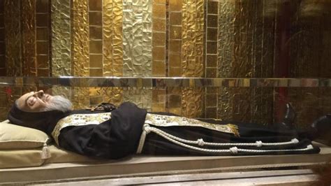 Ricostruzione grafica dell'interno della tomba e delle bare di Padre Pio prima dell'esumazione