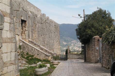 Panoramica di Alatri con le antiche mura poligonali e l'Acropoli