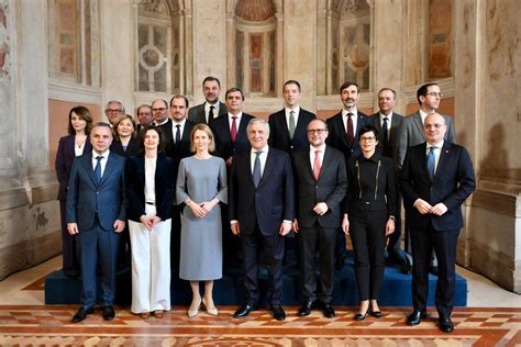 Foto del presidente Falavigna e dei rappresentanti degli sponsor durante la presentazione