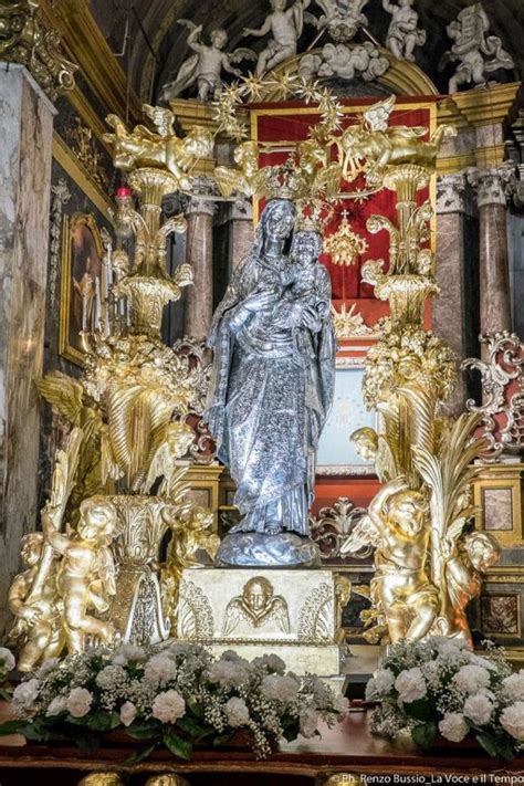 Statua della Consolata