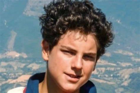 Foto di Carlo Acutis adolescente sorridente