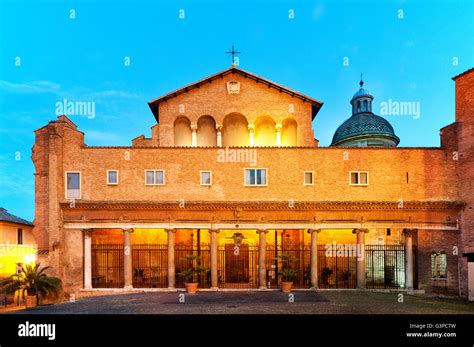 Esterno della Basilica dei Santi Giovanni e Paolo al Celio, Roma