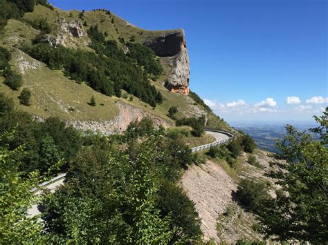 Panorama dalle piste di Sassotetto con vista mare