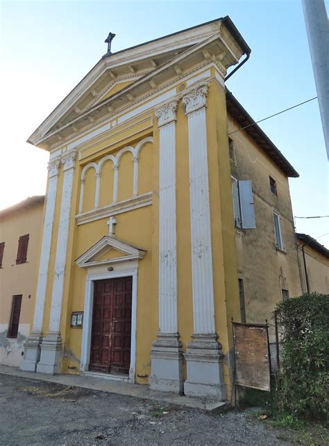 Foto attuale della facciata della Chiesa del Santissimo Crocifisso a Orta Nova