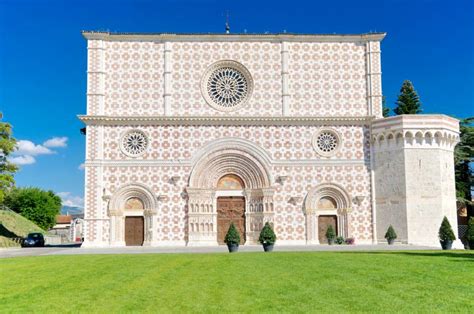 Foto della Basilica di Santa Maria di Collemaggio a L'Aquila