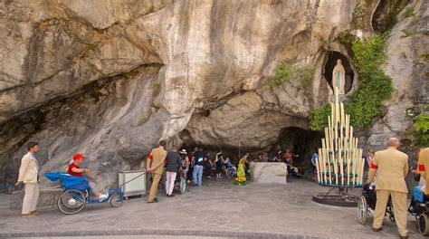 Grotta di Massabielle a Lourdes