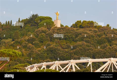 Statua della Madonnina di Monte Mario, simbolo di protezione divina per Roma