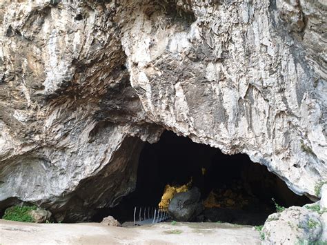 Ricostruzione grafica o rappresentazione schematica dell'edicola punica a naos all'interno della grotta di Monte Pellegrino