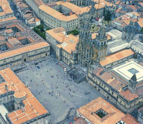 Plaza do Obradoiro e la Cattedrale di Santiago de Compostela