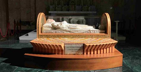 Ritratto di Don Giacomo Alberione, fondatore della Famiglia Paolina