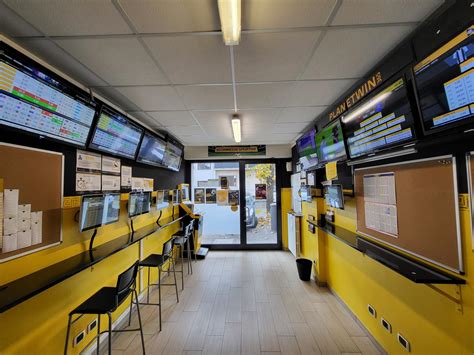 Foto generica di un bar o agenzia di scommesse