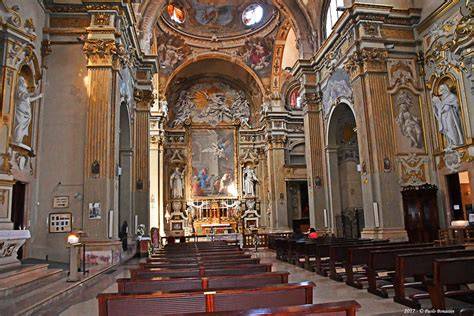 Veduta d'insieme dei mosaici nell'abside della Chiesa del Corpus Domini a Bologna