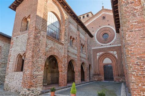 Chiostro quattrocentesco dell'Abbazia dei Santi Nazario e Celso