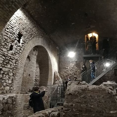 Ingresso ai sotterranei della Basilica di San Crisogono