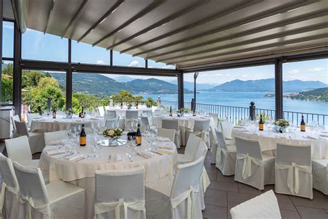 sala interna elegante e accogliente dell'Hotel Ristorante San Carlo Arona