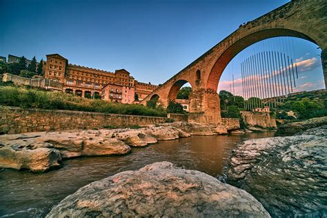 Vista del fiume Cardoner a Manresa, luogo dell'illuminazione di Sant'Ignazio