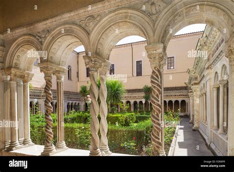 Chiostro del Monastero di San Paolo fuori le Mura, un esempio di architettura monastica