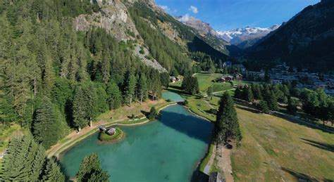 Vista del panorama dai laghi alla catena del Monte Rosa dall'Albergo Sacro Monte