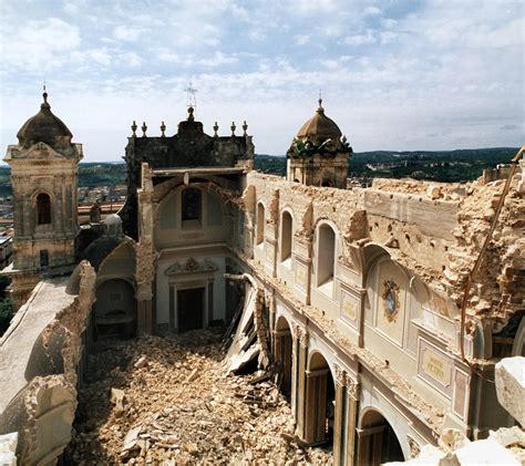 Ricostruzione artistica della Cattedrale di Old Sarum nel Medioevo