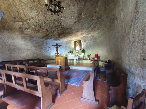 Cappella di Sant'Agata scavata nella roccia, Agathi