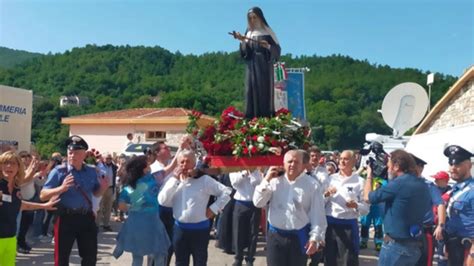 Foto della processione di Santa Rita per le vie di Campofranco
