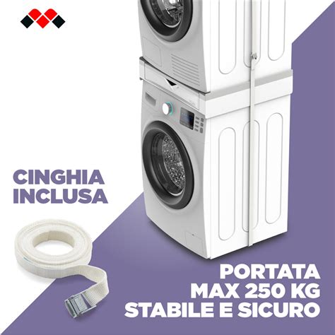Lavatrice e asciugatrice impilate con kit di giunzione, mostrando la corretta installazione