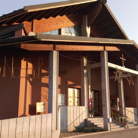 Foto della chiesa parrocchiale di Sovazza o di un evento parrocchiale