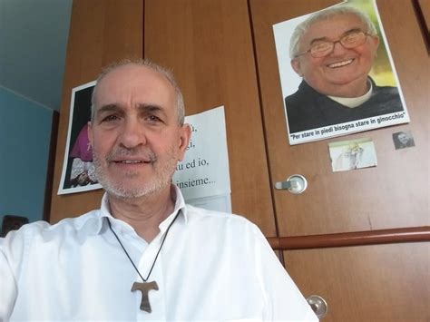 Ritratto fotografico di Don Ivano Granata in veste sacerdotale