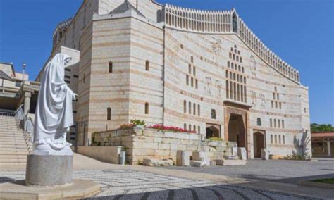 Vista esterna della Basilica dell'Annunciazione, la chiesa più grande del Medio Oriente