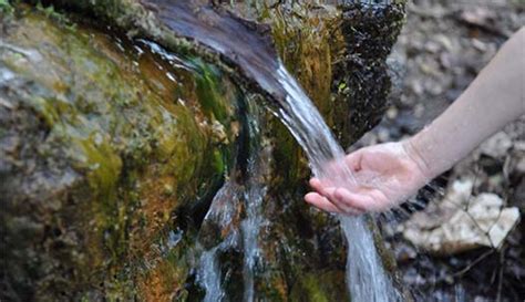 Dettaglio della Fontana della Vergine, unica sorgente d'acqua storica di Nazareth