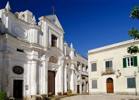 Veduta esterna della Chiesa di San Michele Arcangelo ad Anacapri