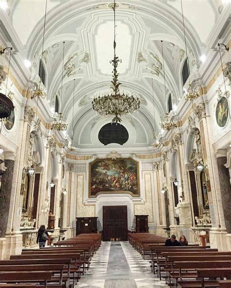 Interno barocco della Cattedrale di Foggia