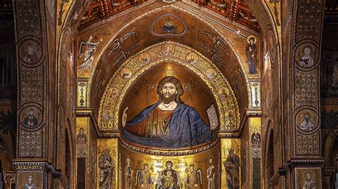 Dettaglio del mosaico del Cristo Pantocratore nell'abside centrale del Duomo di Monreale.