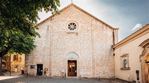 Veduta esterna della Chiesa di Santa Maria Assunta a San Donaci, Piazza Pio XII