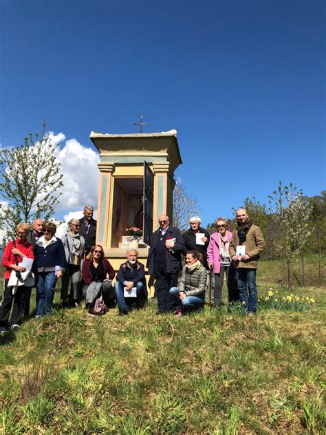 Foto del Pilone votivo restaurato sul piazzale Biraghi a Cavallermaggiore