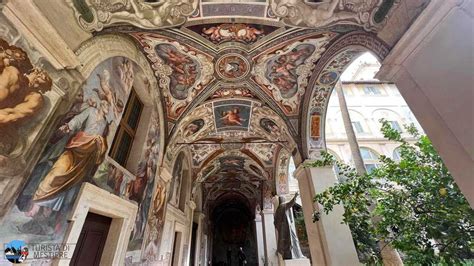 Dettagli degli affreschi o decorazioni del Chiostro della Minerva