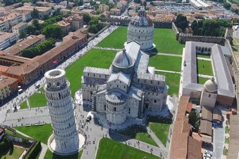 Complesso monumentale della Piazza dei Miracoli a Pisa