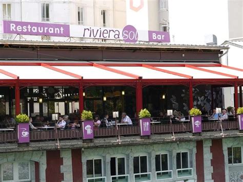 interni eleganti e accoglienti del ristorante Rivierasol a Lourdes