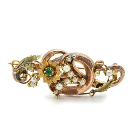 Raffigurazione di antiche spille romane