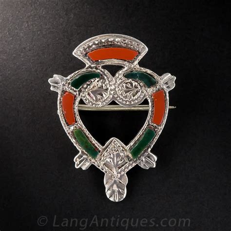 Esempio di spilla Luckenbooth