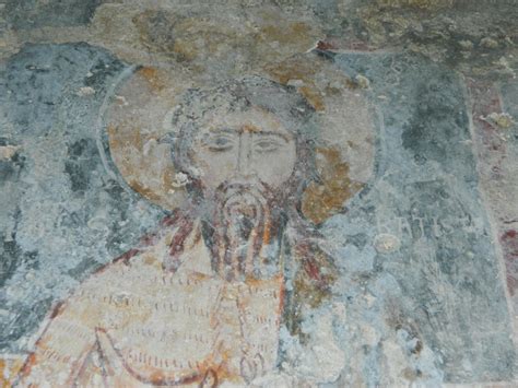 Affreschi della Chiesa rupestre del Crocifisso: dettaglio degli affreschi restaurati della chiesa rupestre