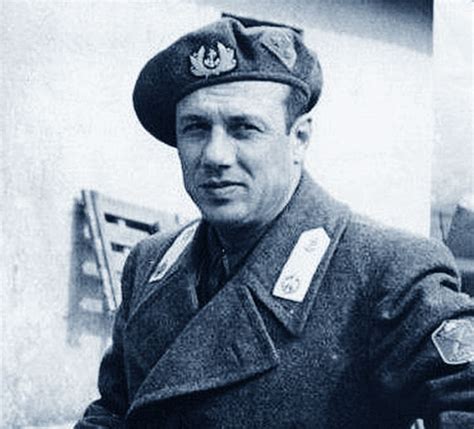 Foto storica di Junio Valerio Borghese in uniforme