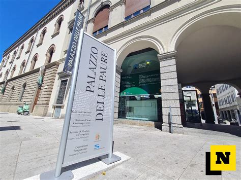 Foto di Palazzo delle Paure con indicazione della mostra